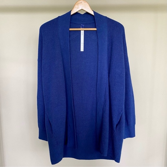 Lululemon Merino wool sweater size 10 - Picture 3 of 4